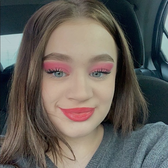 Meet your Posher, Cam - Picture 1 of 1